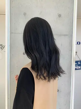 ミディアム カラー カネコ ユカリのヘアスタイル