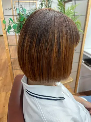 ショート カラー 腰越 麻奈のヘアスタイル