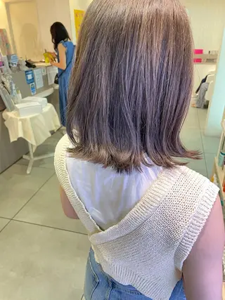 ミディアム カラー 松佐 ゆかりのヘアスタイル