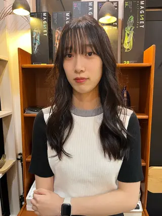 ロング カラー 松尾 伊純のヘアスタイル