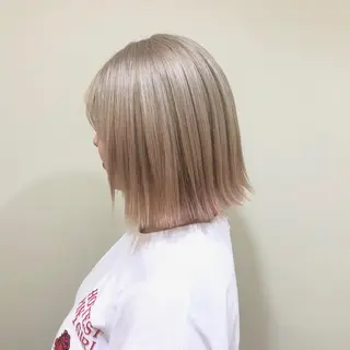 ショート カラー ANNA /艶髪/ハイトーンのヘアスタイル