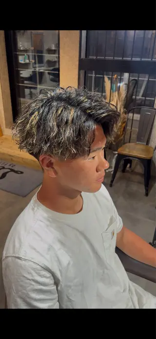 ショート カラー パーマ Lit.by.fifth所属・litbyfifth 末吉海里のヘアスタイル