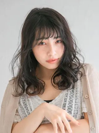 セミロング フルカワ ノゾミのヘアスタイル