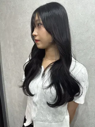 ロング カラー AIRI layer cut hairのヘアスタイル