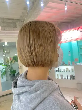 ショート カラー ヘアアレンジ 🧨ブリーチー×ボブ レイヤー💎じゅえるのヘアスタイル