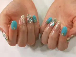 ネイル R'well所属・はばすみれ🎀ﾈｲﾙ 光ﾌｪｲｼｬﾙ ﾍｱのネイルデザイン