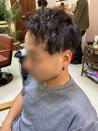 パーマ メンズ 🩶西 雪乃/透明感 くすみカラー🫧のヘアスタイル