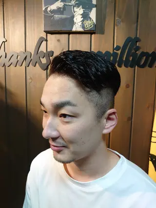 メンズ ショート サンフラット所属・岡林 選のヘアスタイル