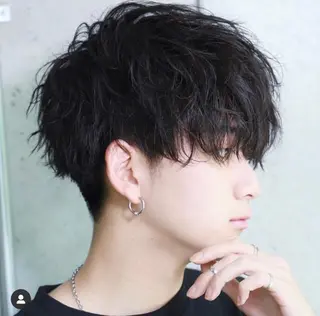 ショート カラー パーマ メンズ イズ ミのヘアスタイル