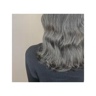 ミディアム カラー やました りなのヘアスタイル