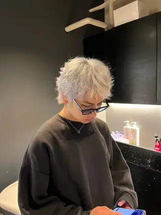 ショート メンズ 渋谷ハイトーン/ まぉまぉのヘアスタイル