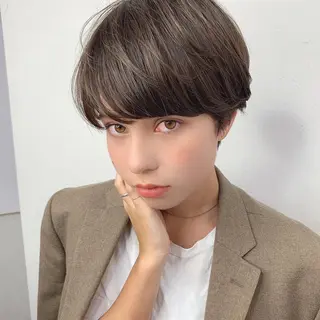 ショート レイヤーカット ✨️進藤ひかりのヘアスタイル