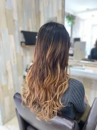 ロング 石井 彰浩のヘアスタイル