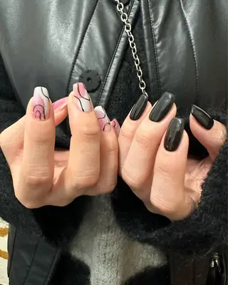 ネイル kiii.__ ✴︎*のネイルデザイン