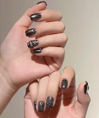 ネイル 高木 維麗絲のネイルデザイン