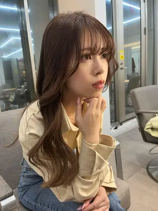 ロング カラー レイヤーカット 新宿🤍Maiのヘアスタイル