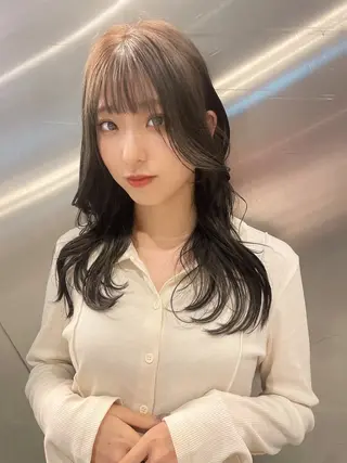 セミロング カラー AIRI layer cut hairのヘアスタイル