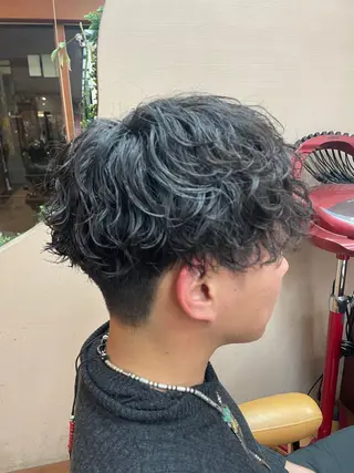 パーマ メンズ ルキ🌈ブリーチカラ ー&メンズパーマ🦄のヘアスタイル