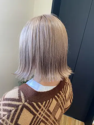 ミディアム カラー 三戸 修平のヘアスタイル