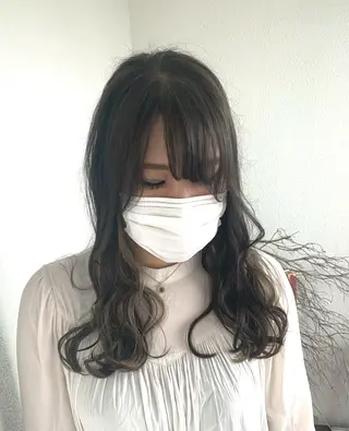 ロング カラー 三野 沙也のヘアスタイル