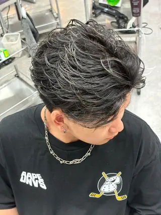 ミディアム カラー パーマ メンズ メンズパーマ特化 🔥韓国ヘア職人🔥のヘアスタイル