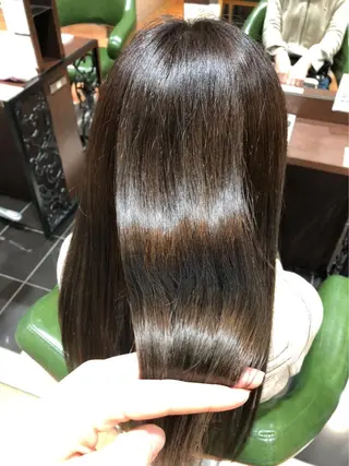 ミディアム カラーリスト菅澤 岳のヘアスタイル