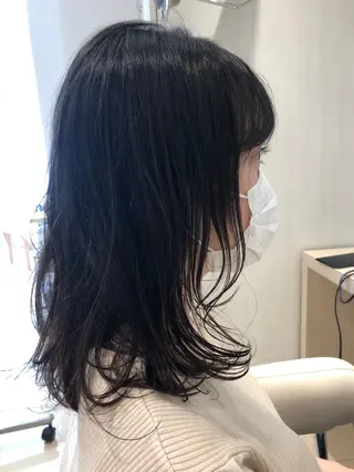セミロング カジサ ケイコのヘアスタイル