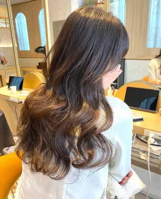 ロング ❤️ブリーチなし💚 ダブルカラー平野実花のヘアスタイル
