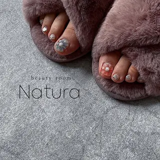 ネイル マツエク・マツパ アイブロウ beautyroom Naturaのネイルデザイン