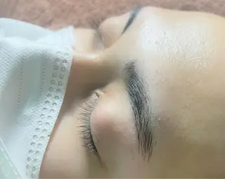 アイブロウ 塩谷 愛梨のマツエク・マツパデザイン