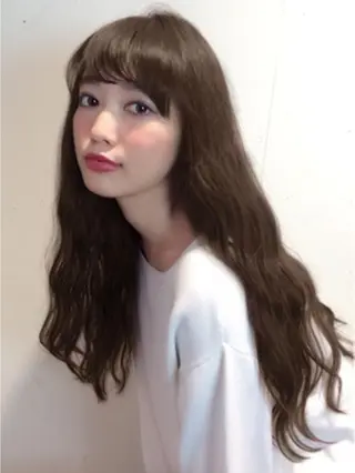 ロング カラー 遠藤 眞実のヘアスタイル