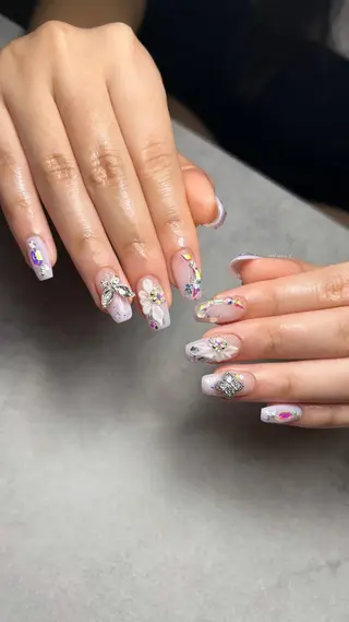 ネイル 関山 志乃のネイルデザイン