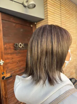 ミディアム カラー タン ユカのヘアスタイル
