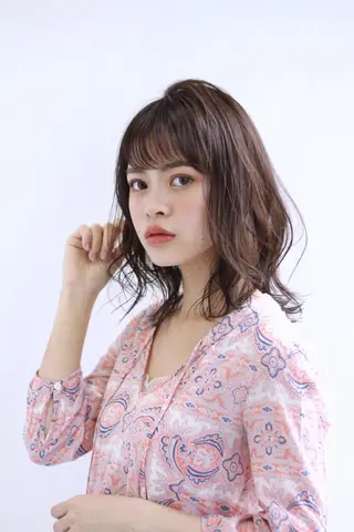 ミディアム カラー パーマ 白髪ぼかしモデル募集 今村理央奈のヘアスタイル
