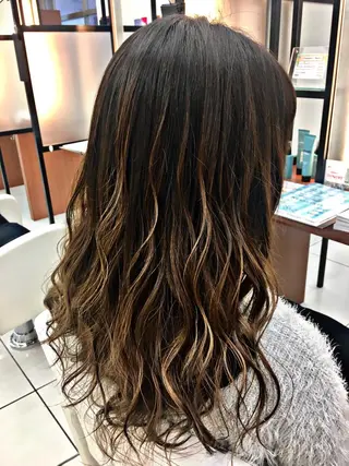 カラー N° jillva ♦️川端裕司♦️のヘアスタイル