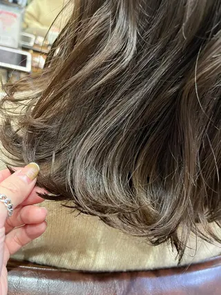 セミロング カラー ハイトーンカラー🩵 耳ツボジュエリー👂のその他イメージ