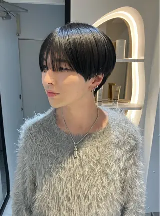 ショート Tom/可愛く 格好よくします✨のヘアスタイル