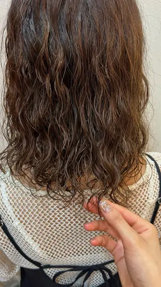 ミディアム パーマ 村松 麻菜のヘアスタイル