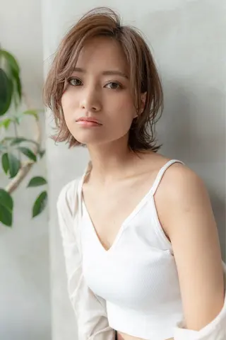 ミディアム カラー 🉐レイヤー/塩見 弘樹🉐渋谷のヘアスタイル