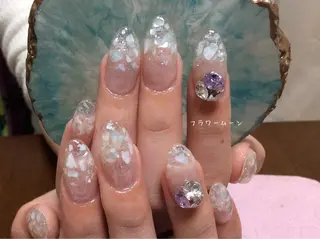 ネイル フラワー ムーンのネイルデザイン