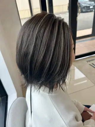 カラー 小林 亜紀のヘアスタイル