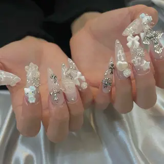 ミディアム Pio Mielのネイルデザイン