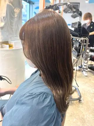 セミロング カラー うしだ かおるのヘアスタイル