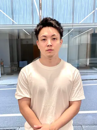 メンズ カット・ブリーチ TAIGAのヘアスタイル