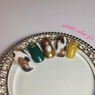 ネイル y' sのネイルデザイン