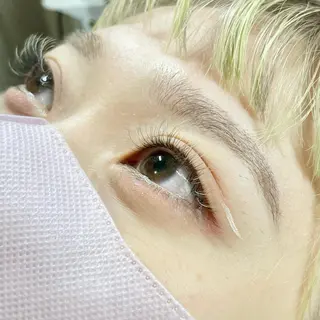 カラー マツエク・マツパ ROW beaute所属・ROW beaute Sakiの眉毛・アイブロウイメージ