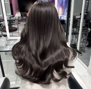 ロング カラー 西山 夢月のヘアスタイル