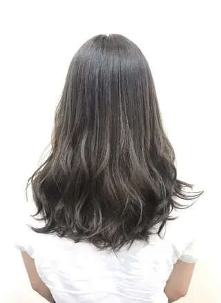 セミロング 推しアニメカラー🌈 ツヤ透明感カラー🦄のヘアスタイル