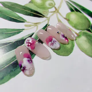 ネイル 奥園 良恵のネイルデザイン