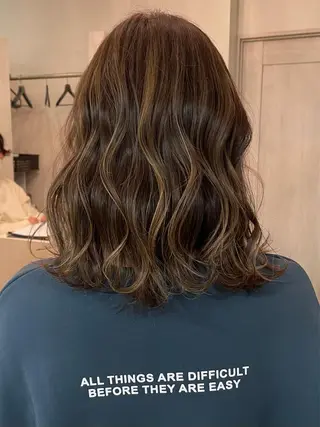 ミディアム 香山 葵のヘアスタイル